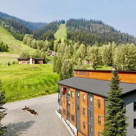 Hotel The Burfield Sun Peaks Exterior foto